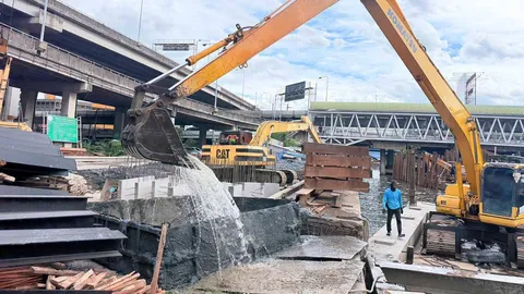 ปรับ 2 หมื่นเทปูนลงคลองพระโขนง “ชัชชาติ” สั่งเช็กต้นตอพบคนงานมักง่าย คาดโทษโละยกเซต