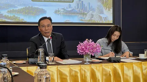 บริหารสัมพันธ์ในโลกที่แตกแยก