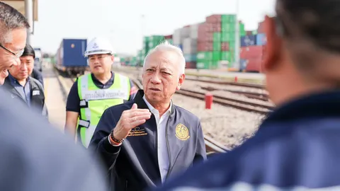 "พิพัฒน์" ลุยสางปม ICD ลาดกระบัง สั่งเชื่อมถนน-ราง-ท่าเรือ ดันโลจิสติกส์ไทย