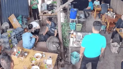 เปิดใจ "เจ้าของร้านก๋วยเตี๋ยว" เล่านาที "หมอฉุกเฉิน" ปั๊มหัวใจช่วยลูกค้ารอดปาฏิหาริย์