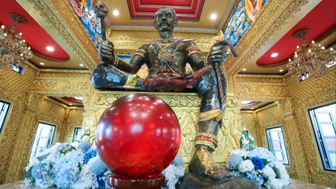 เคล็ดลับขอพร "พญายมราช" ผ่านลูกแก้วสีแดง ปลดหนี้ให้ปังแบบไม่วืด!
