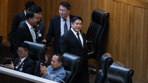 “ธรรมนัส” ยันยังเป็นเพื่อน “อนุทิน” พร้อมให้โอกาสรัฐบาลทำงาน 