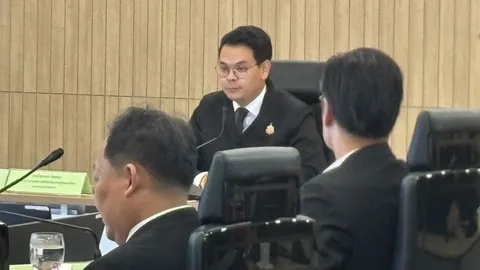 เร่งเครื่อง AI ดันเศรษฐกิจ จับตากฎหมายใหม่หวั่นกติกาเข้มฉุดธุรกิจ