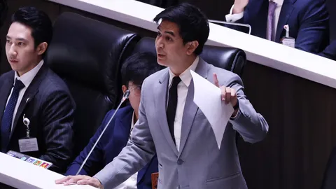 พรรคประชาชน ฟาดตำรวจช็อปแต่ของแพง ไอติม-มาร์ค แท็กทีม รุมขย่มยำใหญ่ กกต.