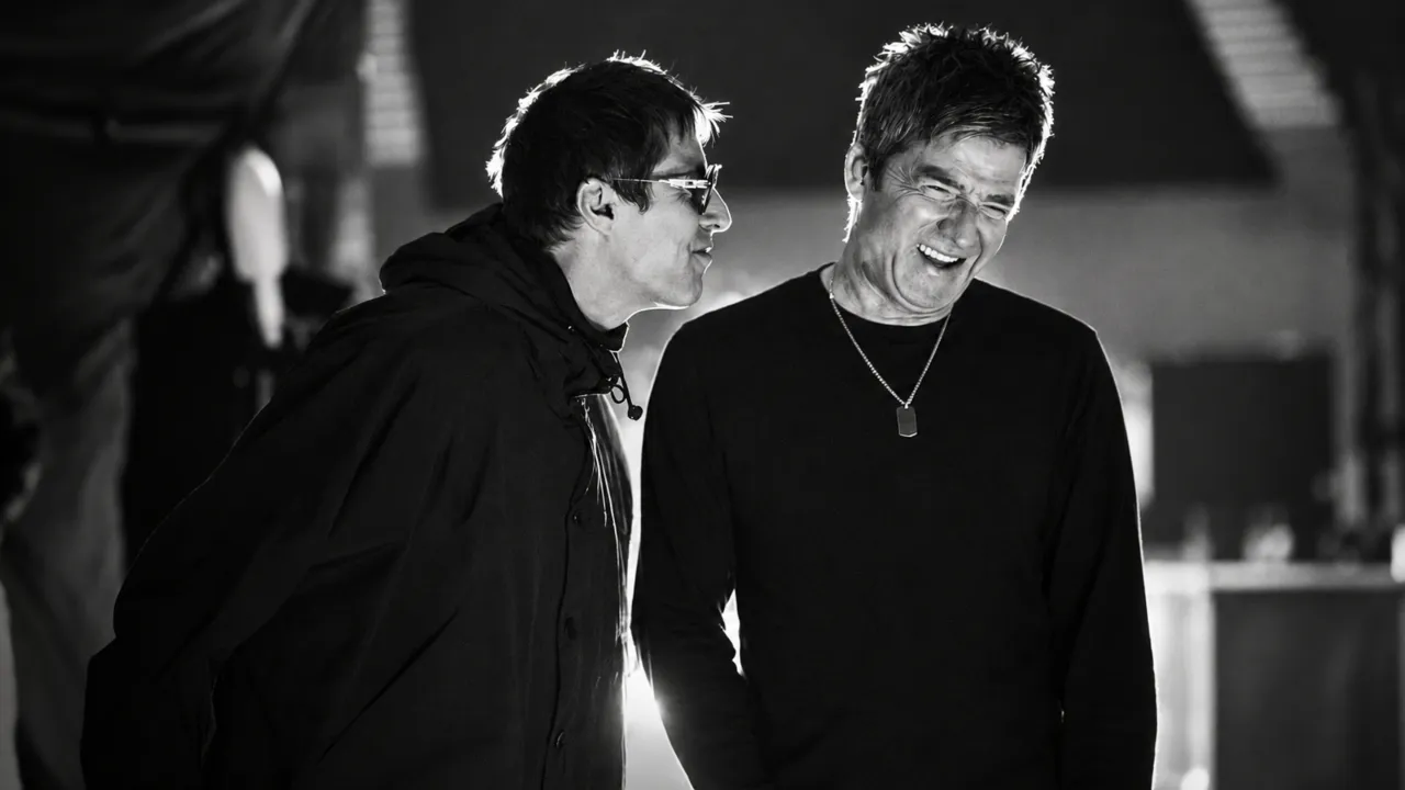 รีวิว Oasis: Don't Look Back In Anger มองตำนาน Oasis ผ่านกาลเวลา บาดแผล และการให้อภัย