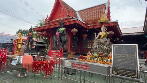 ตำรวจปัดกระแสฉาว ดราม่าวัดจุฬามณี ยันไม่มีข้อมูลการทําผิด ลูกศิษย์ดาหน้าออกป้อง