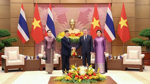 ต้อนรับสมพระเกียรติ ในหลวง-ราชินี กระชับสัมพันธ์ทูต ไทย-เวียดนาม 50 ปี