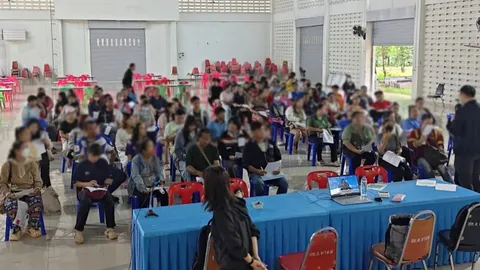 แรงงานจังหวัดนครพนม ลงพื้นที่ช่วยเหลือแรงงาน 200 ชีวิตถูกเลิกจ้างกะทันหัน