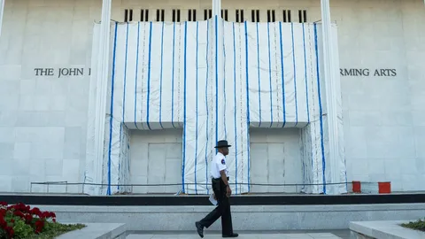 ศาลสหรัฐฯ สั่งห้ามรื้อ Kennedy Center ทันที ต้องแจ้งล่วงหน้า 30 วัน หลังทรัมป์ขู่ทุบทิ้ง