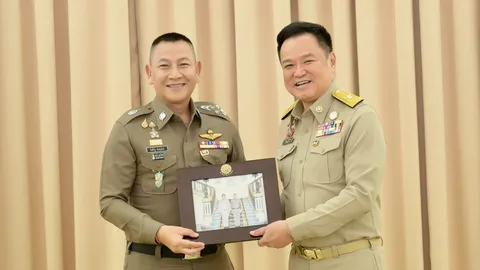 “อนุทิน” นำประชุมหัวหน้าส่วนราชการระดับปลัดกระทรวงหรือเทียบเท่า ขอบคุณ 14 คนเกษียณ