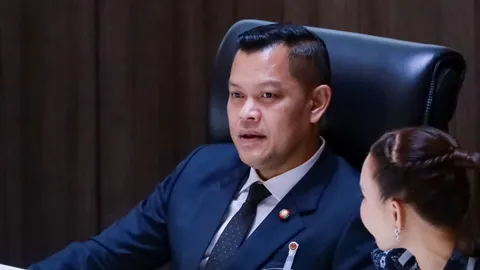 “ธนกร” เหน็บ “ไหม” ด่านโยบายประชานิยมแต่วันนี้ยุให้แจก “ไทยช่วยไทยพลัส” 100% 