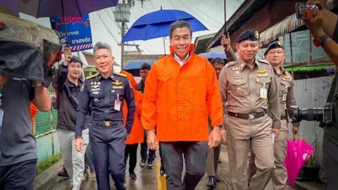 ผู้ว่าฯ ชัชชาติ ร่วมปูพรมกวาดล้างยาเสพติดในชุมชน “Safe BKK” 3 เดือน ยึดยาบ้า 23 ล้านเม็ด