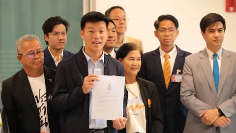 "เท้ง" สอย กกต. ยื่นป.ป.ช. ฟันปมคดีฮั้ว สว."สนธิ" ขนมวลชนกดดัน อนุทิน ถกเอกชนอังกฤษ