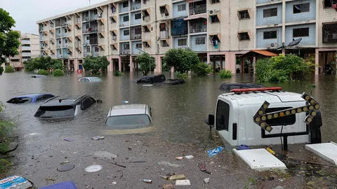 "ชัชชาติ" แจง กทม. จมมิด ฝนมาก-ระบายไม่ทัน "หนู" ประชุมข้ามทวีปรับมือ แห่ซื้อของตุนเกลี้ยงร้าน