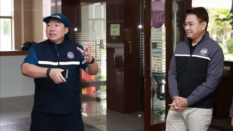  "Bolt - Grab" มอบเรือ-สิ่งของบรรเทาทุกข์ หนุนภารกิจช่วยผู้ประสบภัยน้ำท่วม