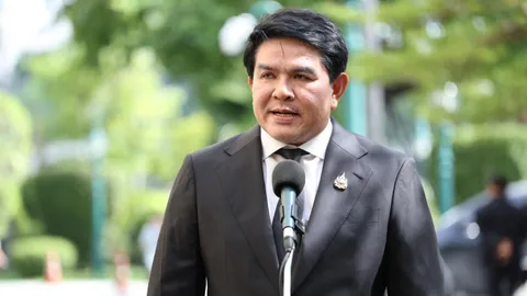 “สุรศักดิ์” อัดยับ “การบินไทย” ฉะผู้บริหารไม่พร้อมแก้ปัญหาก็ควรพิจารณาลาออก
