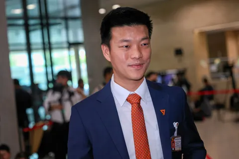 “ณัฐพงษ์” ฉะย้อนแย้ง วินิจฉัยคดีบาร์โค้ด ทั้งที่ชี้ว่า “ลับ” แต่ห้ามทำอีก