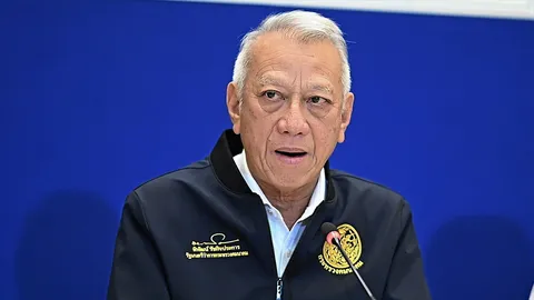 “พิพัฒน์” สั่งการบินไทย เปิดคาร์โก้ปกติ แก้ปัญหากระเป๋าตกค้าง ให้เสร็จไม่เกิน 2 ต.ค.นี้