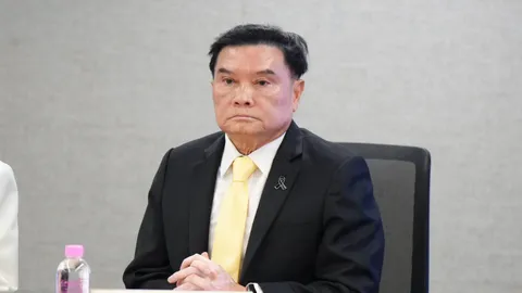  สว.สีน้ำเงิน ชะลอยื่นสอย “สิทธิโชติ” วันนี้ รอเก็บหลักฐาน ยื่นอีกทีสัปดาห์หน้า