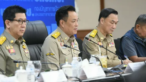 4.7 พันล้านถึงปภ. เร่งจ่ายเยียวยา ทะลุล้านหลังบ้านจม "อนุทิน" กำชับลดค่าน้ำ-ค่าไฟ ไม่รอน้ำลด