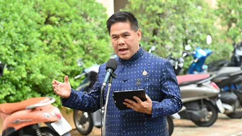 “วราวุธ” ยันไม่มีสารพิษปนเปื้อน เผยเร่งกำจัดคราบน้ำมันลอยตามน้ำท่วมในปราจีนบุรี