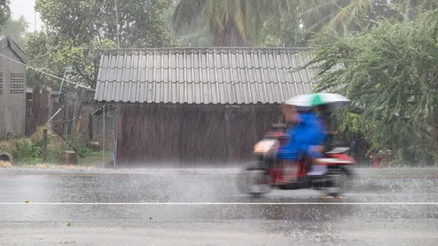 เตือนสภาพอากาศวันนี้ 7 ต.ค. 69 หลายพื้นที่ยังมีฝนตกหนัก เช็กจังหวัดเตรียมรับมือฝนระลอกใหม่