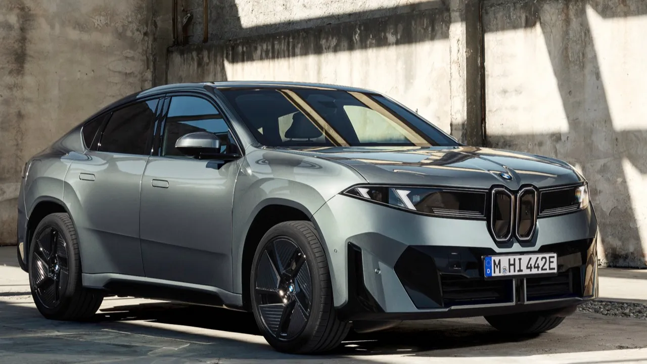 BMW เปิดตัวเอสยูวีคูเป้พลังไฟฟ้า NEW iX4 ELECTRIC