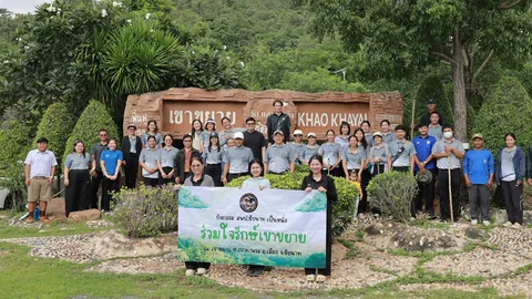 สพป.ชัยนาท รวมพลังจิตอาสาฟื้นฟูเขาขยาย สานต่อแนวคิด "เขาทะเลทราย สู่เขาสวรรค์"