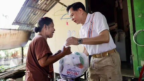 “พีระพันธุ์” ลุยฟื้นฟูกรุงเทพฯ ตะวันออก หลายจุดยังไร้เยียวยา ชี้ น้ำลดแต่ความเดือดร้อนยังไม่ลดตาม
