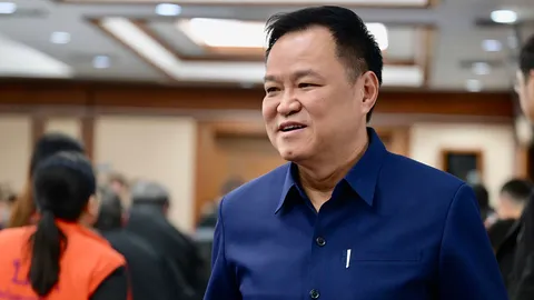 "อนุทิน" โวมั่นใจผ่านโหวต เกมศึกซักฟอก เชื่อ รมต.ทุกคนอภิปรายได้ "ลิซ่า" ลุยแสกหน้าสีน้ำเงิน