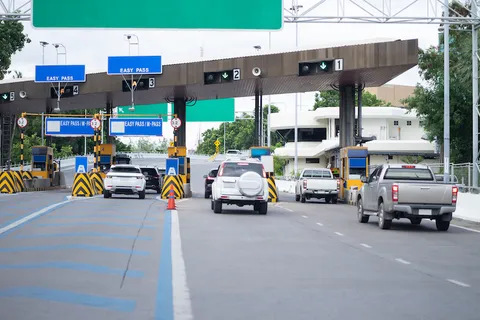 ขึ้นด่วนฟรี 3 สายทาง รวม 63 ด่าน รับวันหยุดราชการ 13 ต.ค. 2569 