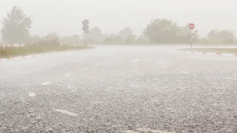 เตือนกาญจนบุรี รับมือฝนตกหนักหลายพื้นที่ "อ.ไทรโยค" เสี่ยงสุด คาดฝนสะสม 96.9 มม.