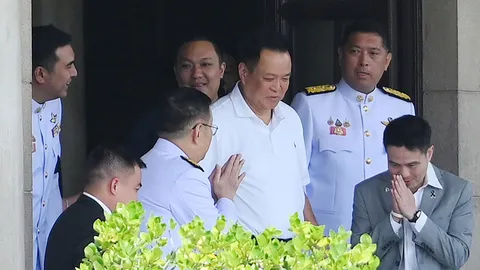 “อนุทิน” กินข้าวเพื่อไทย กระชับมิตรข้อมูลสู้ศึกซักฟอก ไอซ์ขยี้ทรัพย์ “ไอเดียร์”