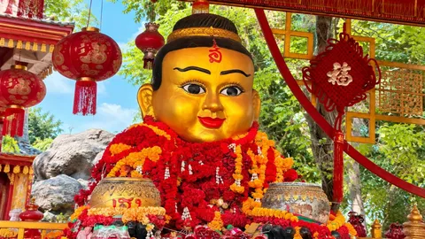 “กุมารทองเจ้าสัวเฮง” คือใคร? วิธีไหว้ขอโชคลาภ คาถาบูชา พร้อมพิกัดเดินทาง