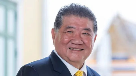 ศึกซักฟอกรัฐบาลแผนแยกปลาออกจากนํ้า : พิสูจน์จุดยืนเพื่อไทย