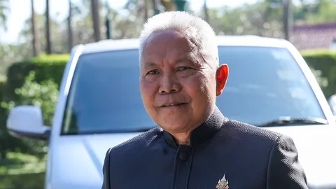 "โสภณ" ชิงตีกันถลกฮั้วสว. ห้ามย้อนอดีต นัดวิป 3 ฝ่ายเคาะวันศึกอภิปราย