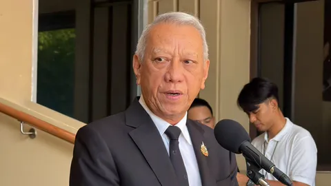 “พิพัฒน์” เจอ “เนวิน” ปัดคุยเรื่องกล้าธรรม มอง 6 เดือนยังไม่ถึงเวลาปรับ ครม.