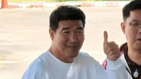 ศาลให้ประกัน "สมรักษ์ คำสิงห์" วงเงิน 3 แสนบาท เจ้าตัวยืนยันสู้ต่อ ไม่มีอะไรต้องกังวล