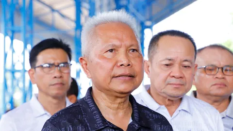 อ่อนข้อซักฟอกแค่ 4 วัน “โสภณ” เผย “ณัฐพงษ์” นําทีมมาคุย รอจัดคิว พ.ย.หรือธ.ค.
