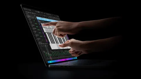 Apple เปิดตัว MacBook Pro จอสัมผัสรุ่นแรก มาพร้อมกับ Dynamic Island