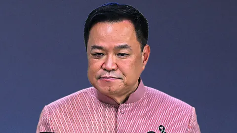 วิเคราะห์การเมือง : รีบล้าง "สังคมตัวปลอม"