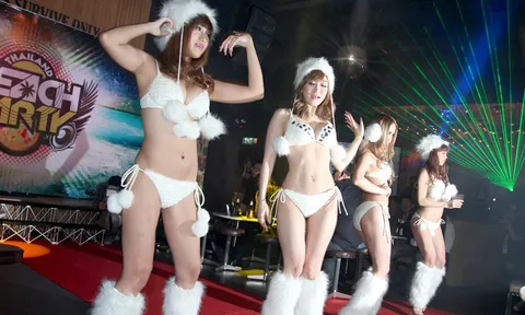เวอร์เทค เอเซีย จัดงาน 'BEACH PARTY' ปาร์ตี้สาวฮอตไอดอลญี่ปุ่นรับลมร้อน 