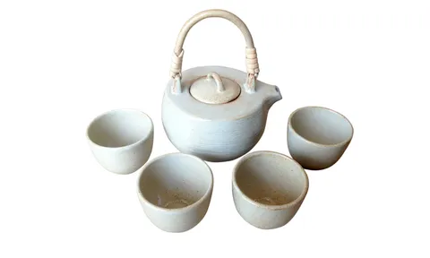 เครื่องเคลือบดินเผา ศิลปะธรรมชาติบนดอยตุง