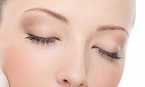 เตือน 'คลั่งผิวขาวออร่า' ระวังขาลาย-จ้ำเลือด เหตุโดนพิษสารต้องห้ามในครีม