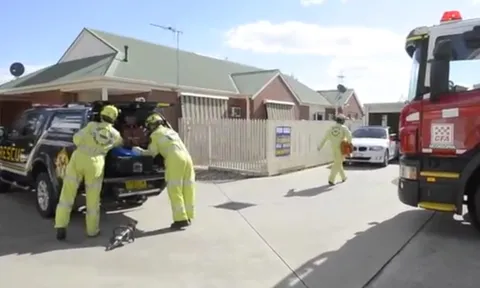 พิเรนทร์! ชายออสซี่ซ่อนในเครื่องซักผ้า หวังแกล้งแฟนแต่ตัวติดเอาไม่ออก