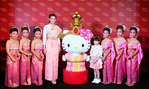 รับวันเด็ก! มาดามทุสโซ กรุงเทพฯ ต้อนรับหุ่นใหม่ 'เฮลโล คิตตี้' ครั้งแรกในชุดไทย 