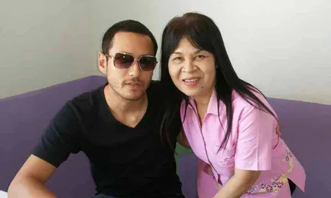 ชัดๆ 'เจสัน ยัง' สึกแล้ว พักหัวหิน ดอดต่อใบขับขี่ แฟนๆ แห่ถ่ายรูป