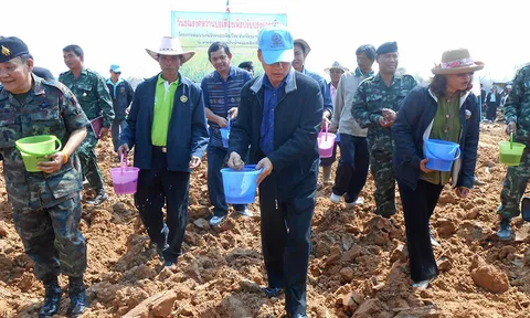 หนองเลิงเปือย..รณรงค์หว่านปอเทือง