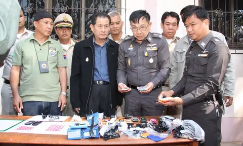 เหิมหนัก! คนร้ายโยนมือถือ-ยาบ้า เข้าคุกกาฬสินธุ์ 