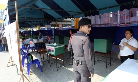 เขตพระนครห่วงปะทะ'ผู้ชุมนุม-ผู้มาใช้สิทธิ์'เลือกตั้งพรุ่งนี้ 